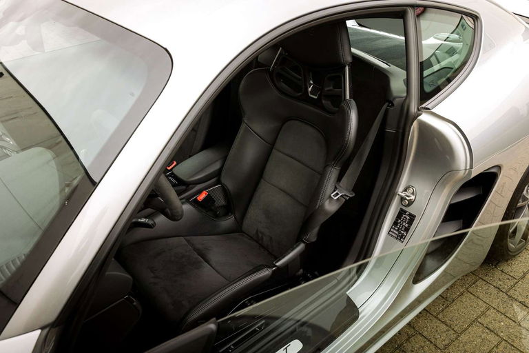 Porsche 718 Cayman T