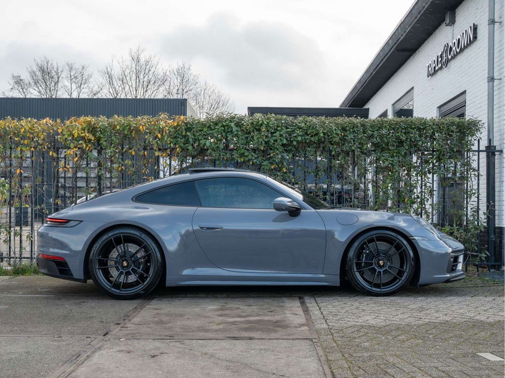 Porsche 992 Carrera GTS