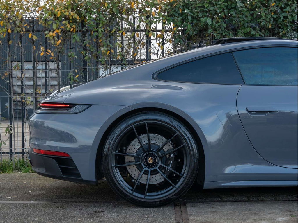 Porsche 992 Carrera GTS