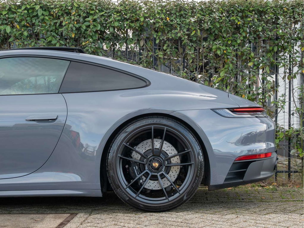 Porsche 992 Carrera GTS