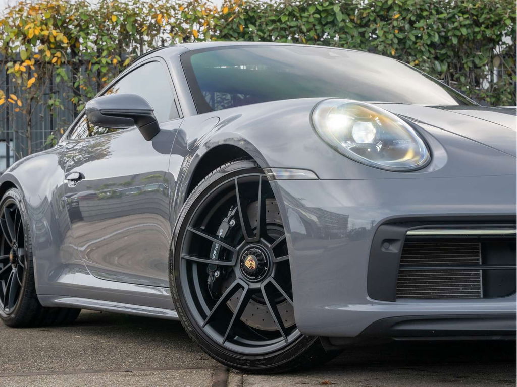 Porsche 992 Carrera GTS