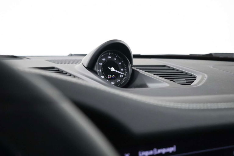 Porsche 992 Carrera 4