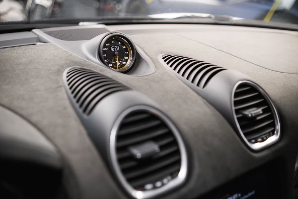 Porsche 718 Cayman GT4 RS