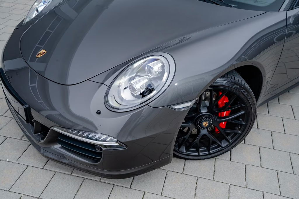 Porsche 991 Carrera 4 GTS