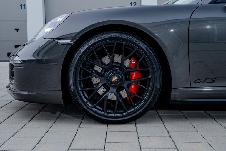 Porsche 991 Carrera 4 GTS