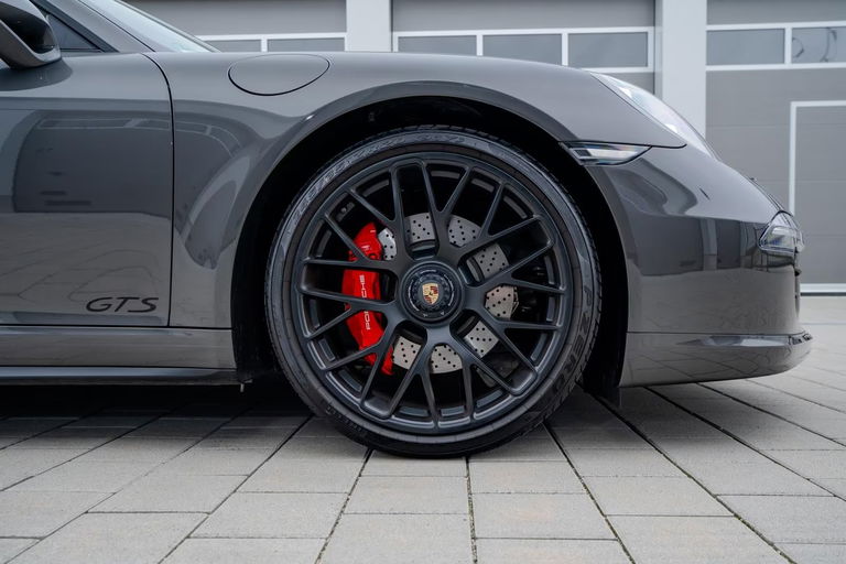 Porsche 991 Carrera 4 GTS