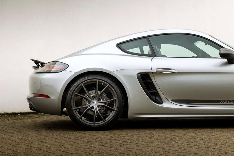 Porsche 718 Cayman T