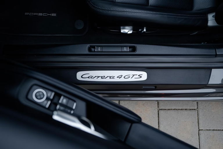 Porsche 991 Carrera 4 GTS