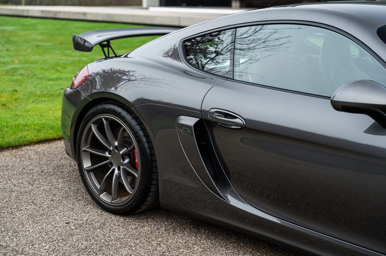 Porsche 981 Cayman GT4