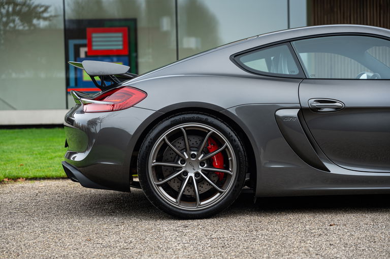 Porsche 981 Cayman GT4