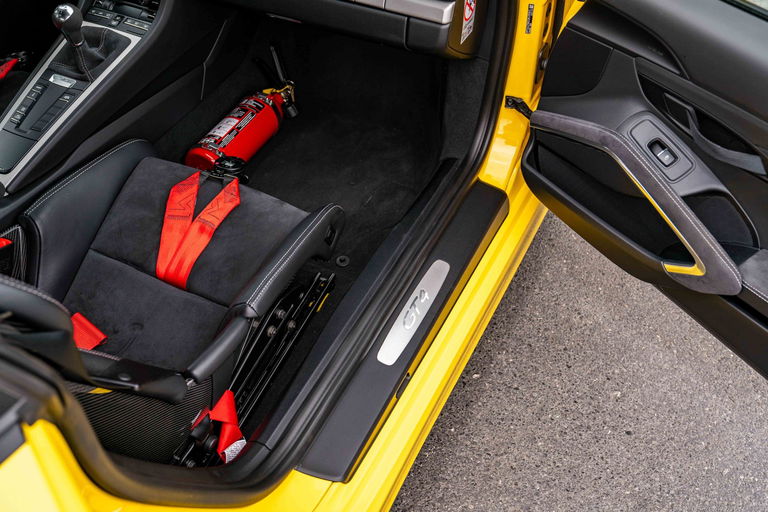 Porsche 981 Cayman GT4