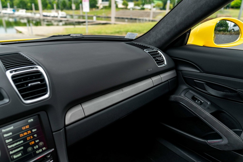 Porsche 981 Cayman GT4