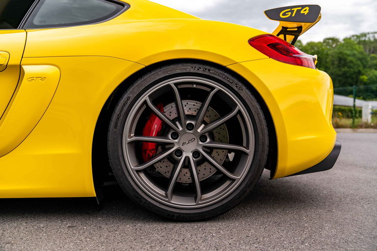 Porsche 981 Cayman GT4