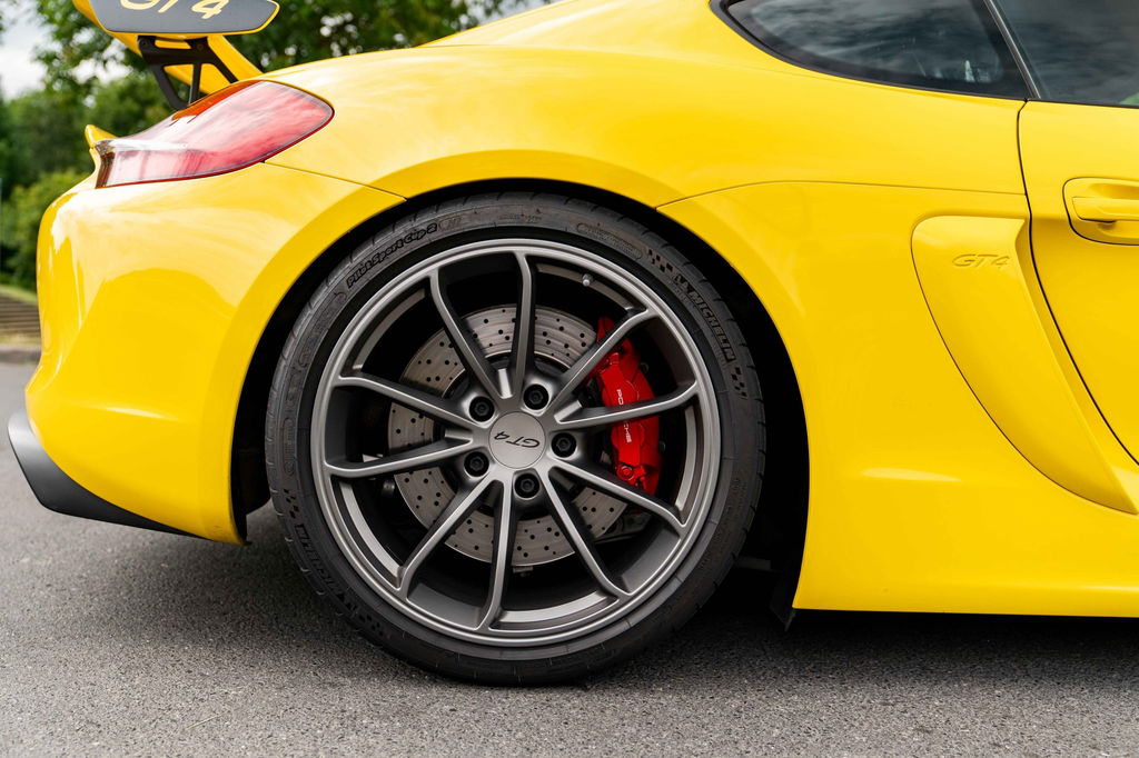 Porsche 981 Cayman GT4