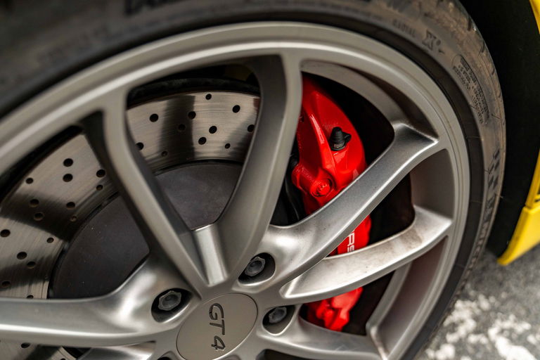 Porsche 981 Cayman GT4