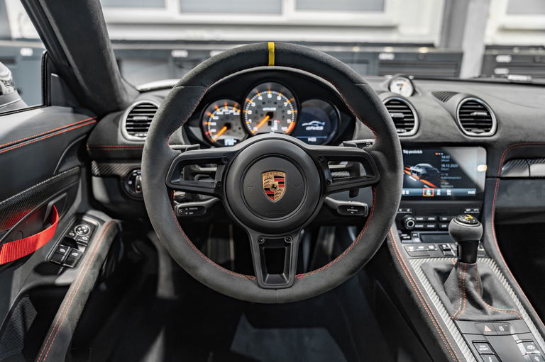 Porsche 718 Cayman GT4 RS