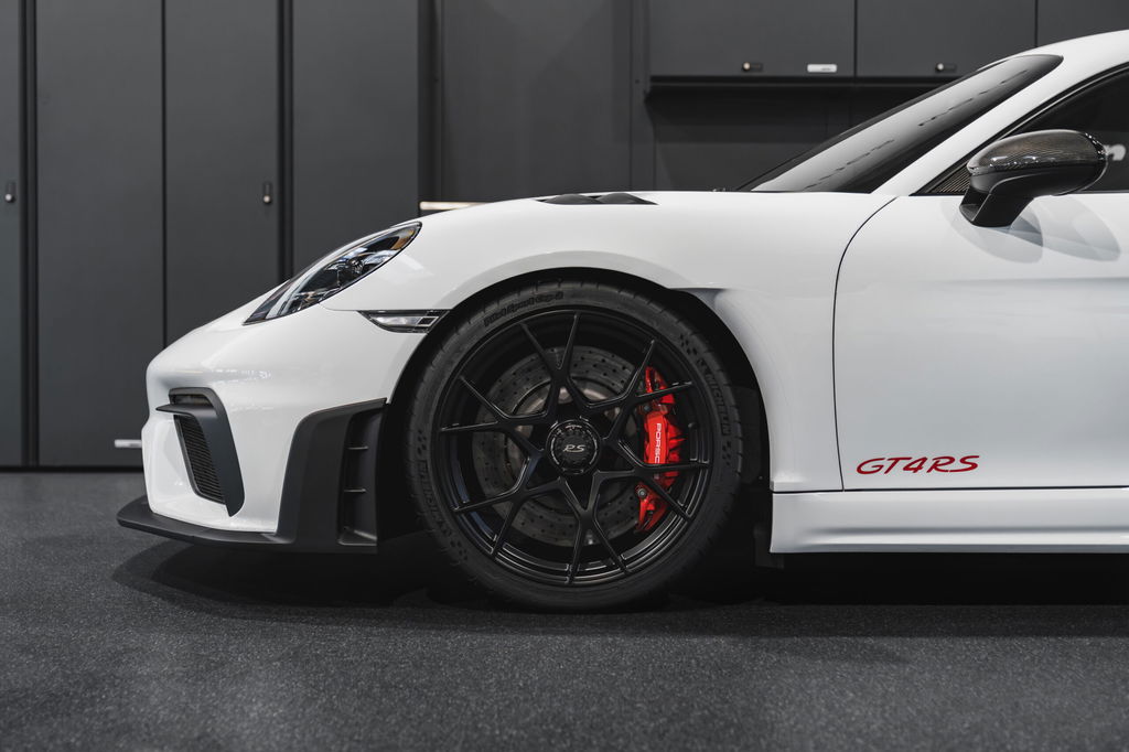 Porsche 718 Cayman GT4 RS