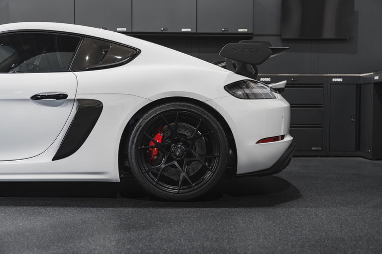 Porsche 718 Cayman GT4 RS