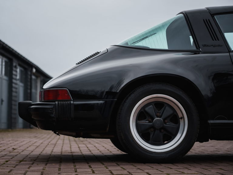 Porsche 911 Carrera 3.2 (US)