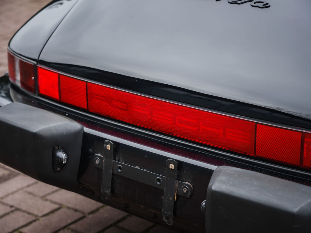 Porsche 911 Carrera 3.2 (US)