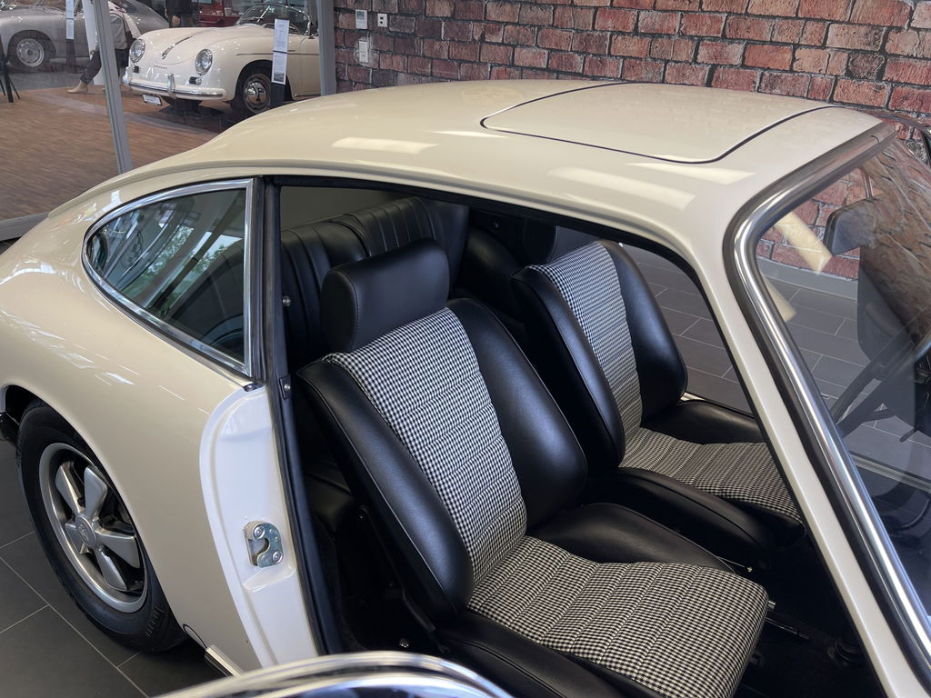 Porsche 911 S (F-Modell)