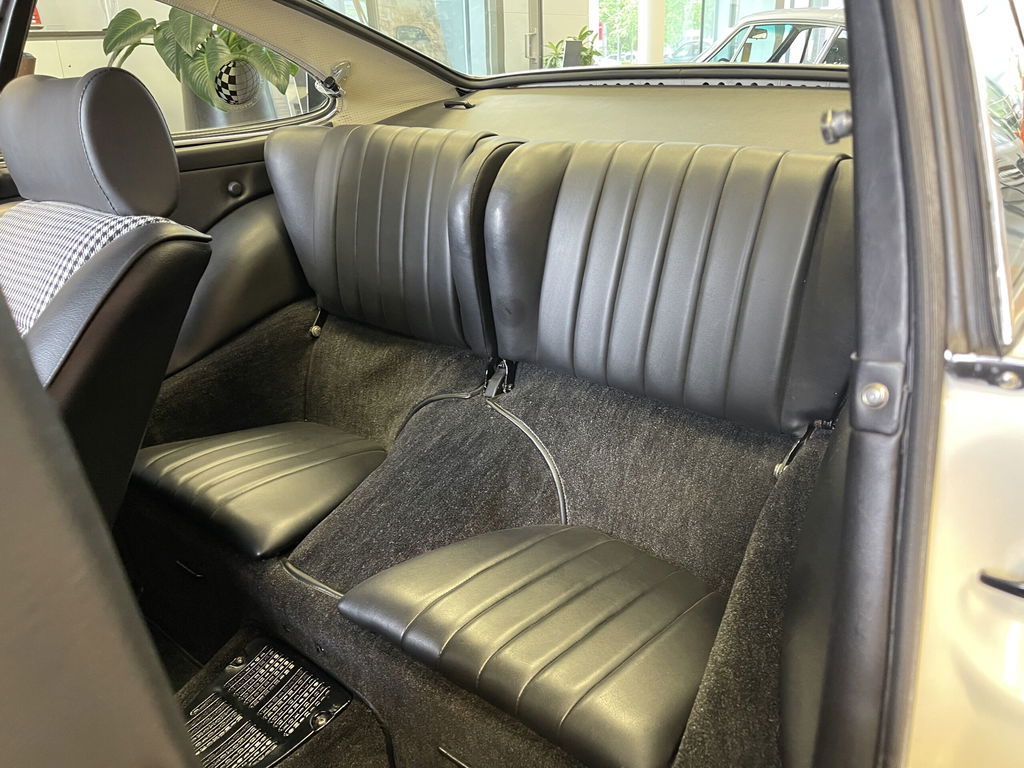 Porsche 911 S (F-Modell)