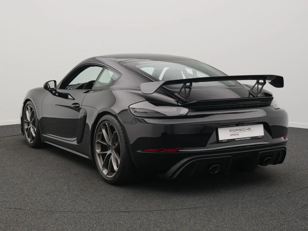 Porsche 718 Cayman GT4