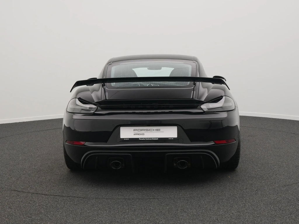 Porsche 718 Cayman GT4