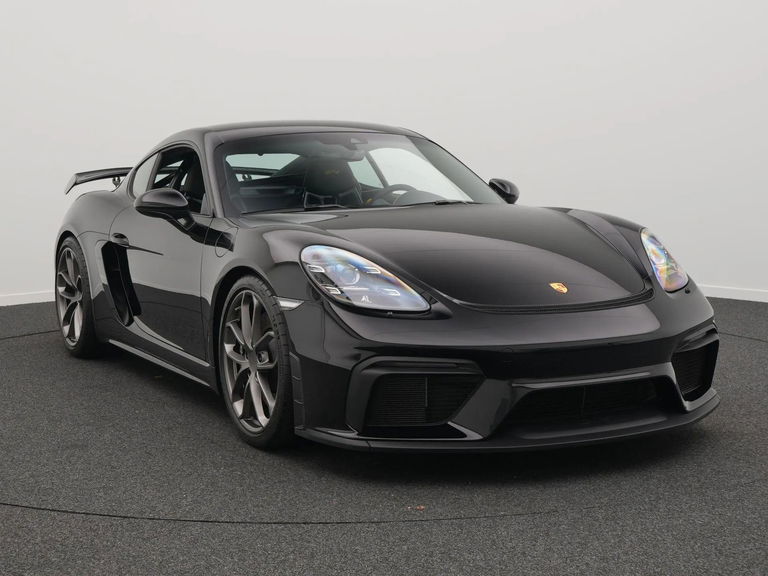 Porsche 718 Cayman GT4
