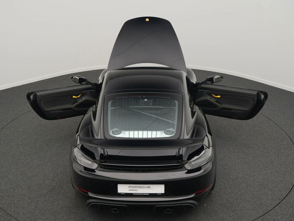 Porsche 718 Cayman GT4