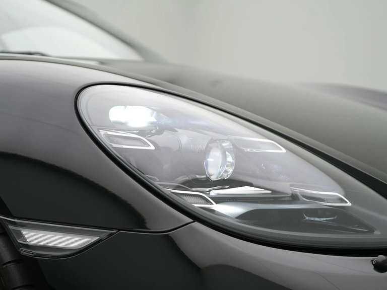 Porsche 718 Cayman GT4