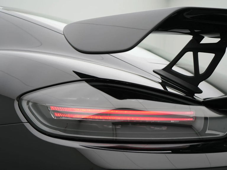 Porsche 718 Cayman GT4