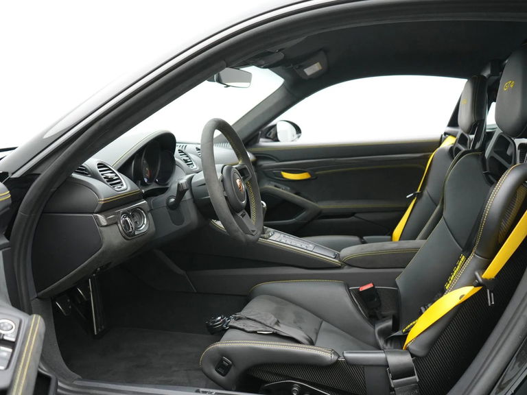 Porsche 718 Cayman GT4