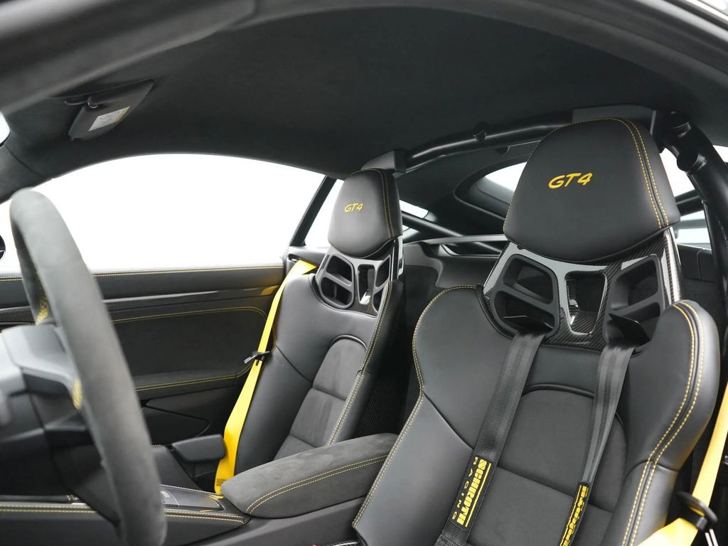 Porsche 718 Cayman GT4