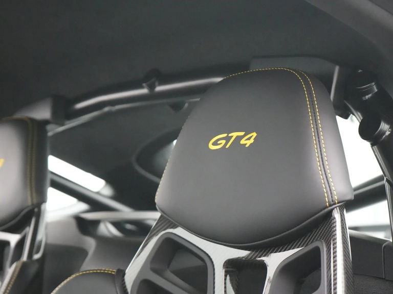 Porsche 718 Cayman GT4