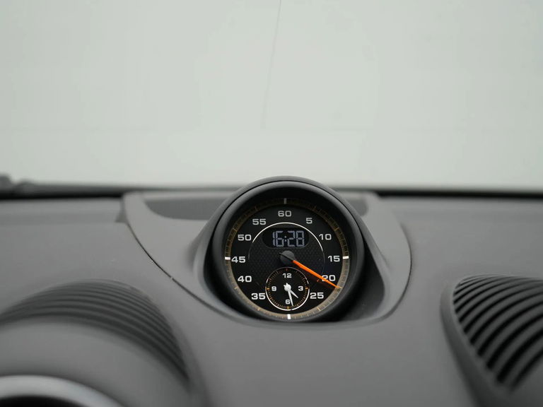 Porsche 718 Cayman GT4