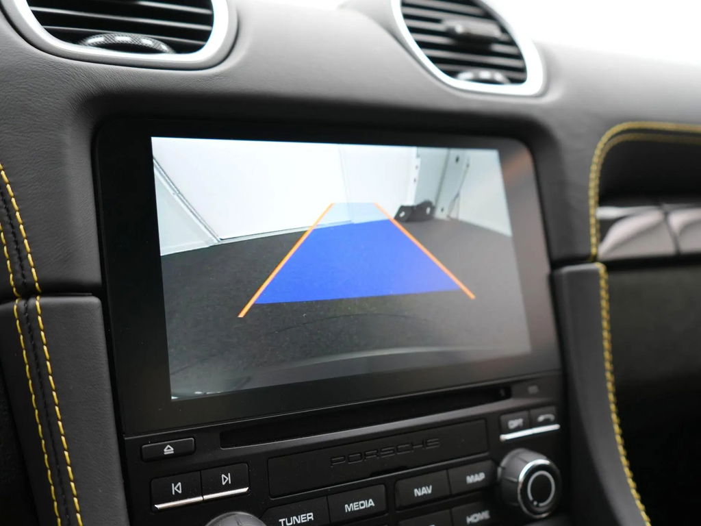 Porsche 718 Cayman GT4