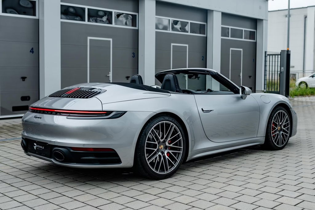 Porsche 992 Carrera 4S