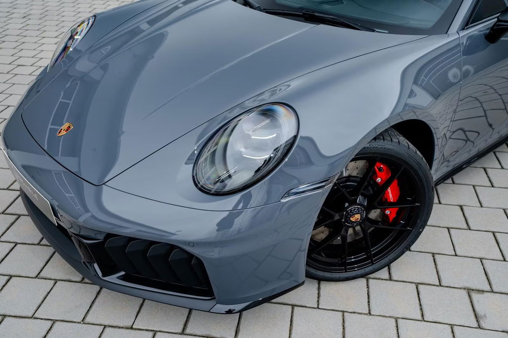 Porsche 992.2 Carrera GTS