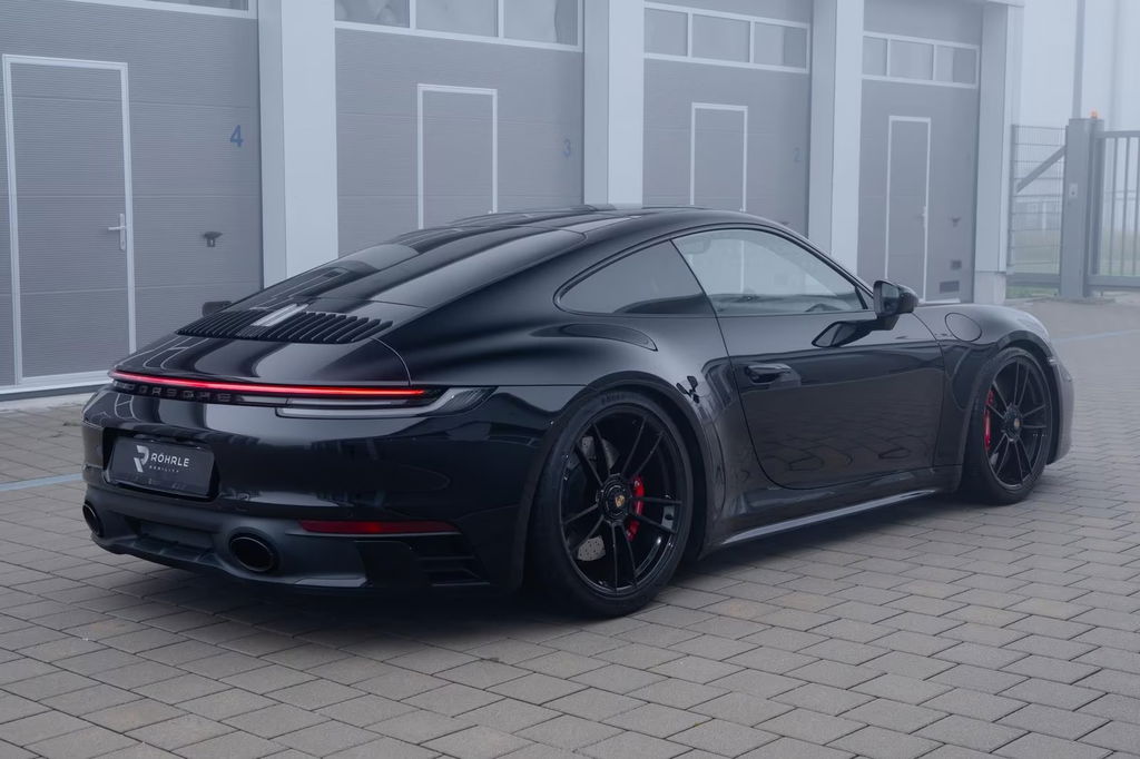 Porsche 992 Carrera GTS