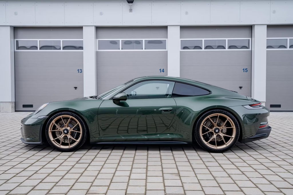 Porsche 992 GT3 Touring