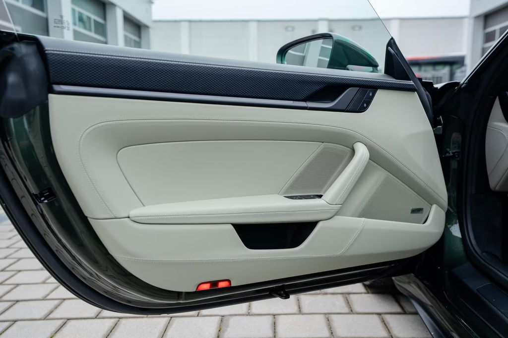 Porsche 992 GT3 Touring