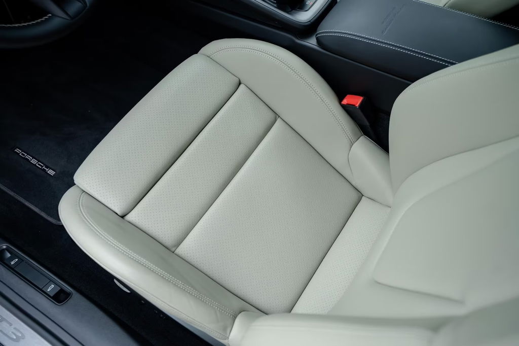 Porsche 992 GT3 Touring