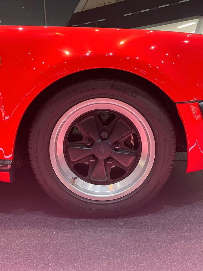 Porsche 911 Carrera 3.2 Speedster