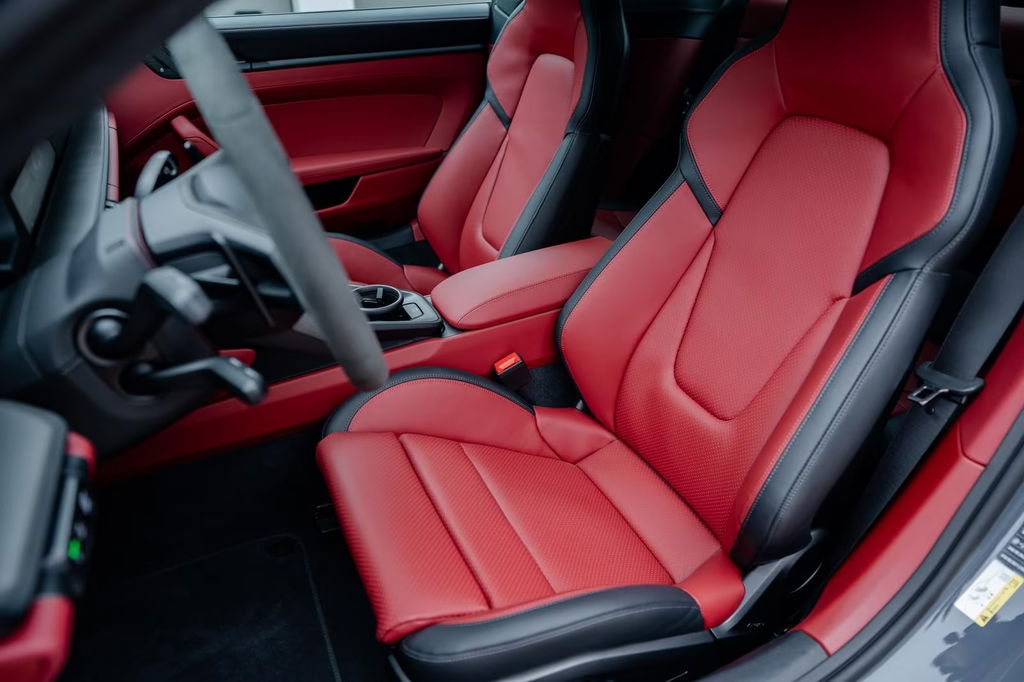 Porsche 992.2 Carrera GTS