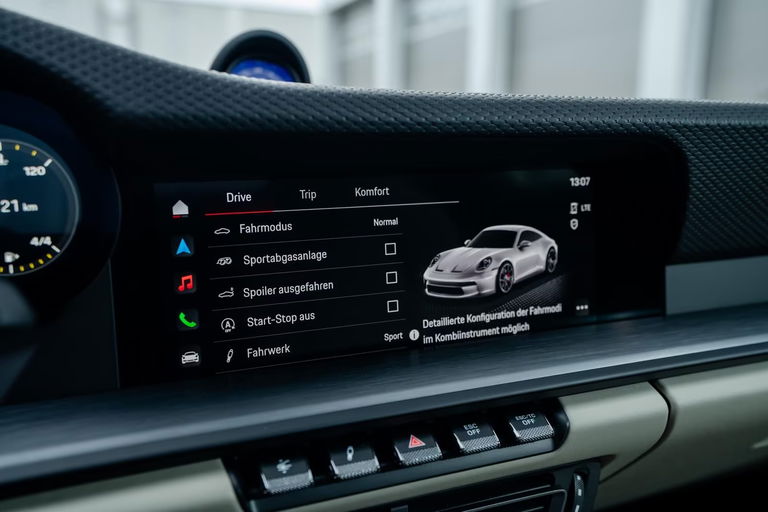 Porsche 992 GT3 Touring