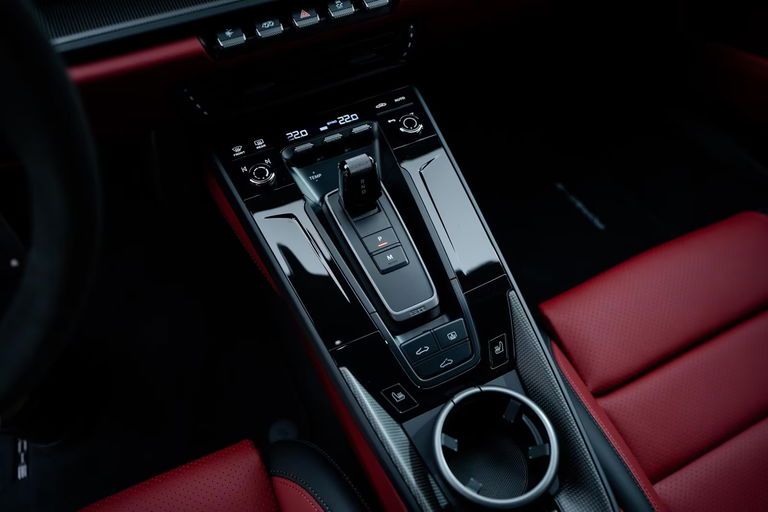 Porsche 992.2 Carrera GTS