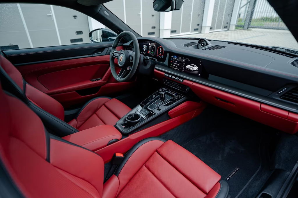 Porsche 992.2 Carrera GTS