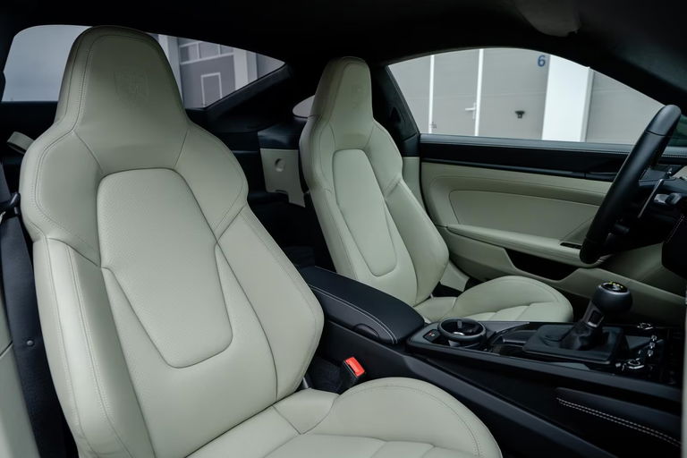 Porsche 992 GT3 Touring