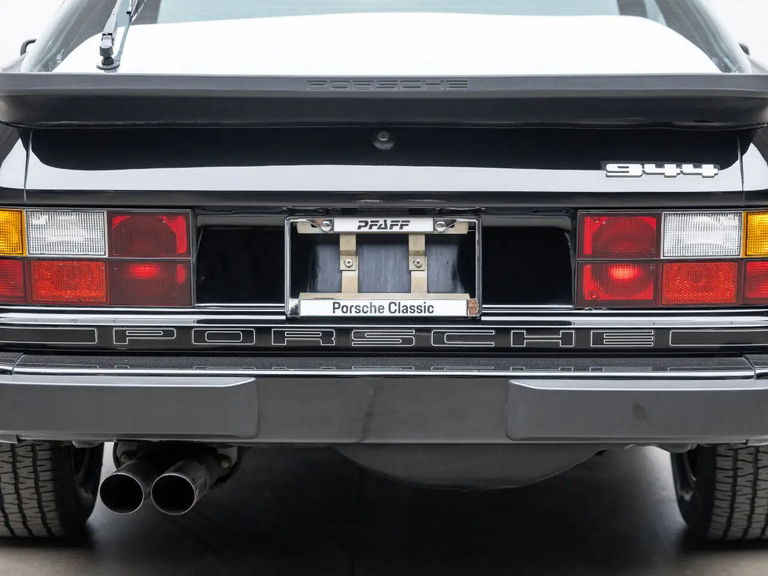 Porsche 944 Coupé